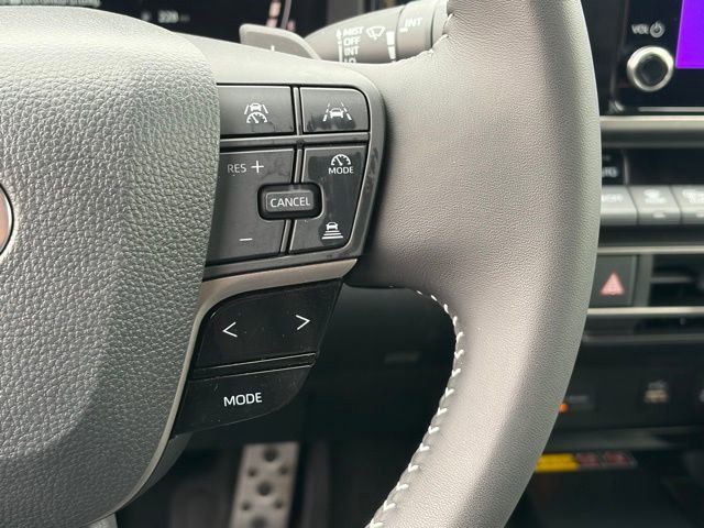 Used 2025 Toyota Camry SE image 17