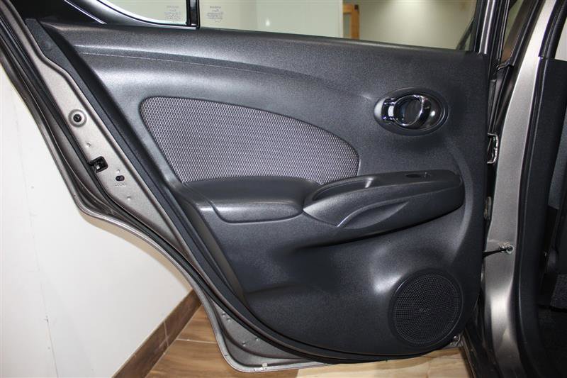Used 2015 Nissan Versa SV FWD image 26