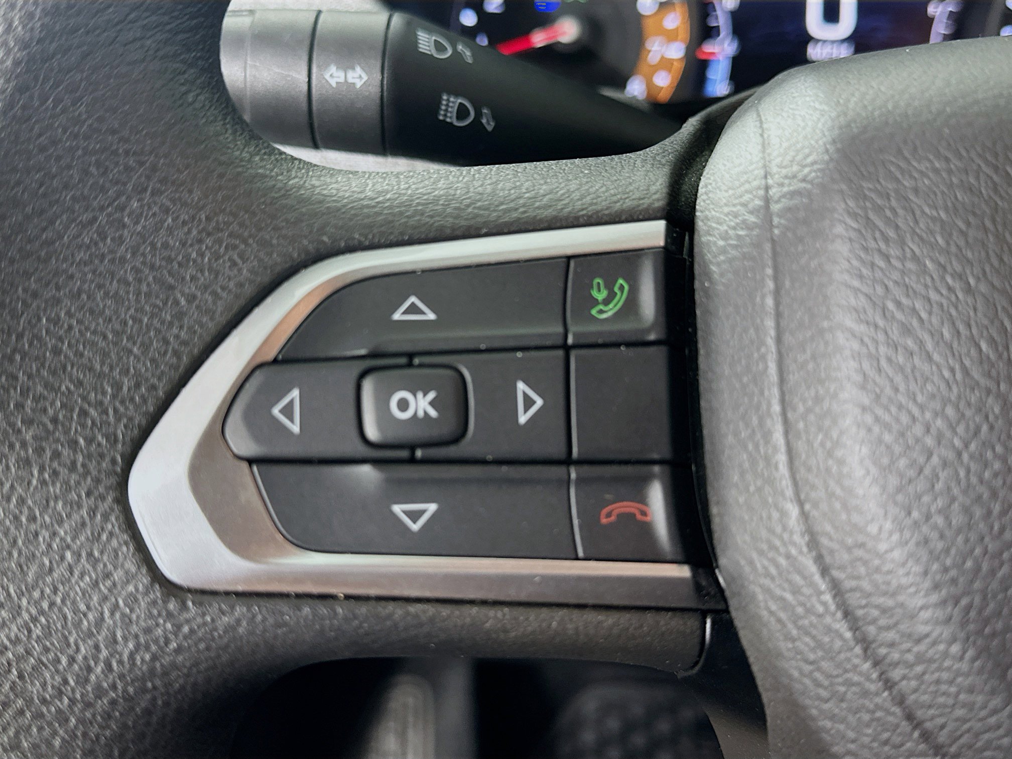 Certified 2025 Jeep Compass Sport image 12