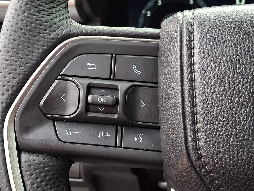 Certified 2025 Toyota Tacoma TRD Sport AWD/4WD image 21