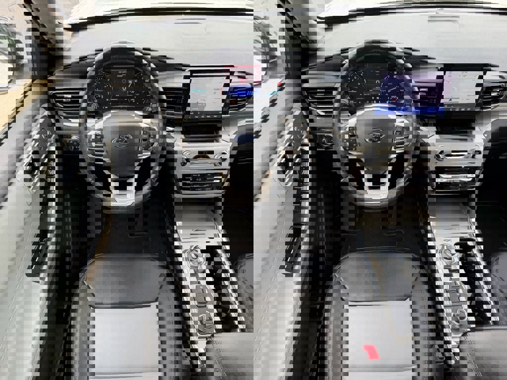 Certified 2022 Ford Explorer XLT w/ Equipment Group 202A image 14