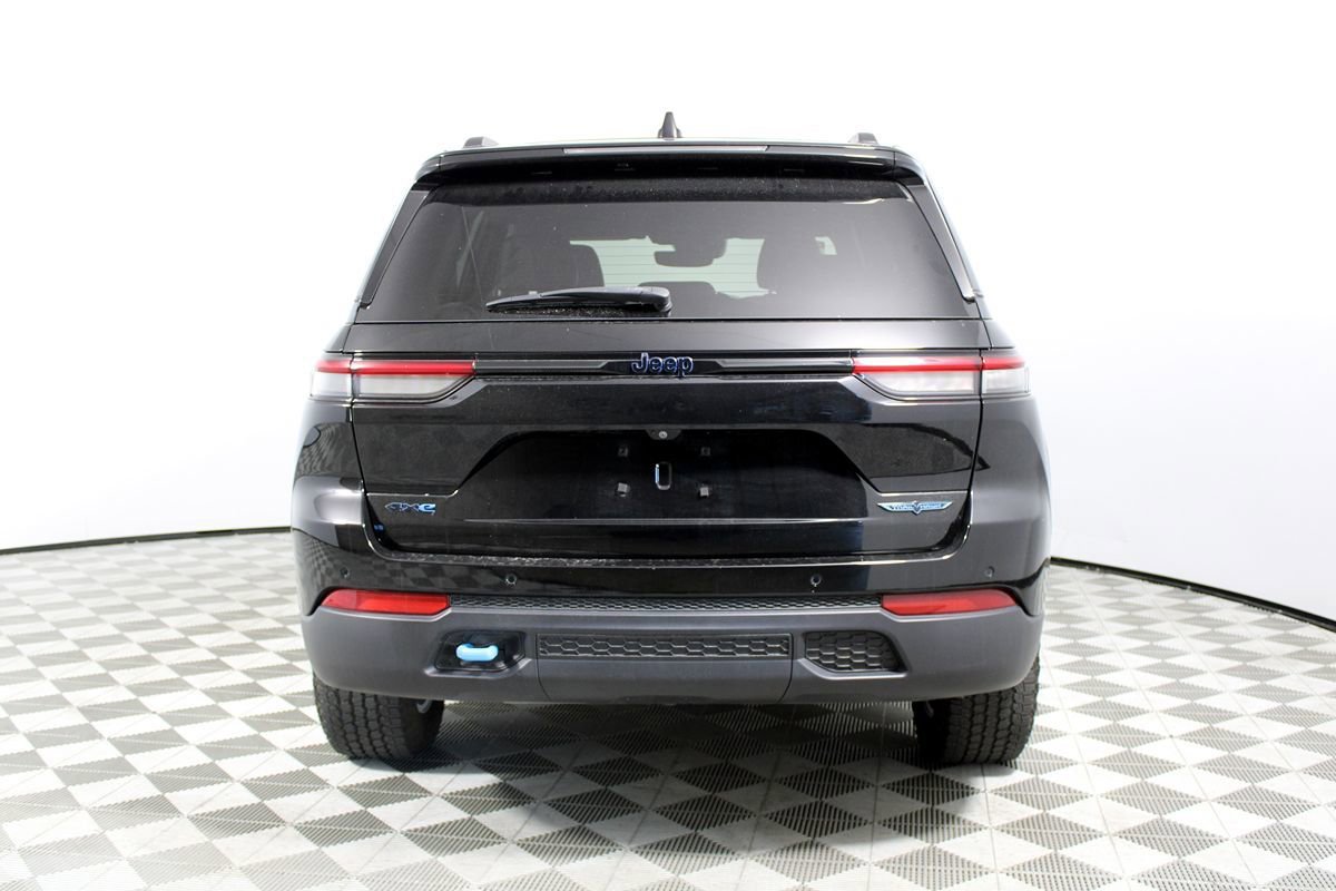 Used 2022 Jeep Grand Cherokee Trailhawk AWD/4WD image 40