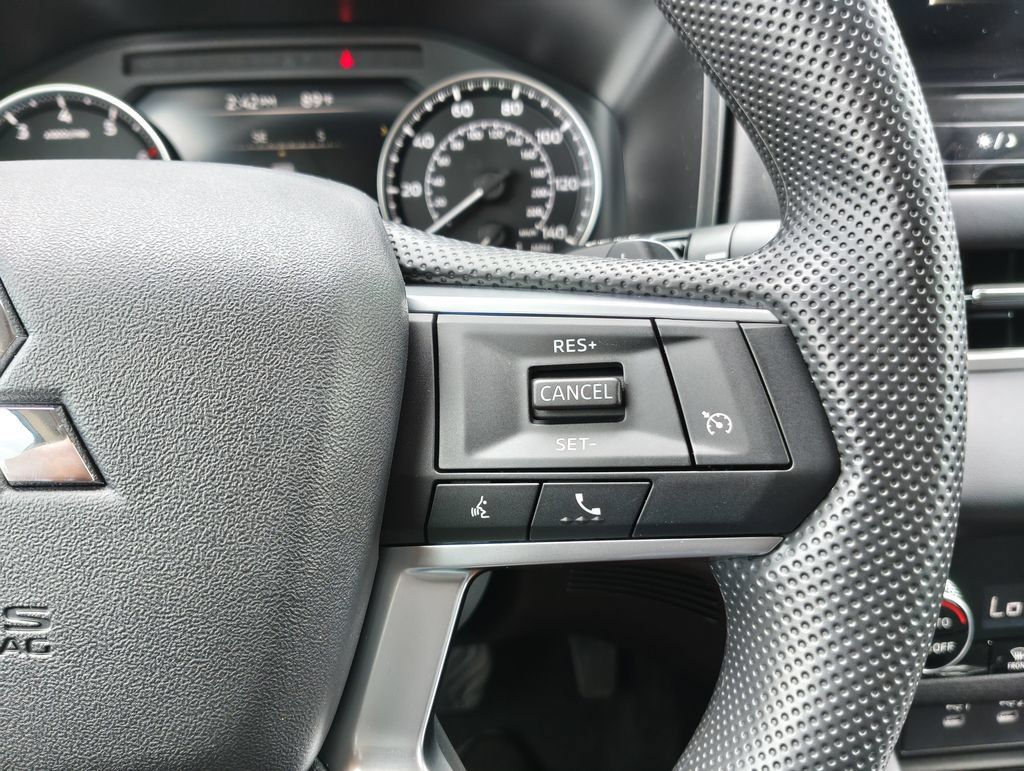New 2026 Mitsubishi Outlander ES AWD/4WD image 30