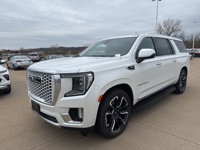 Used 2024 GMC Yukon XL Denali w/ Advanced Technology Package image 7