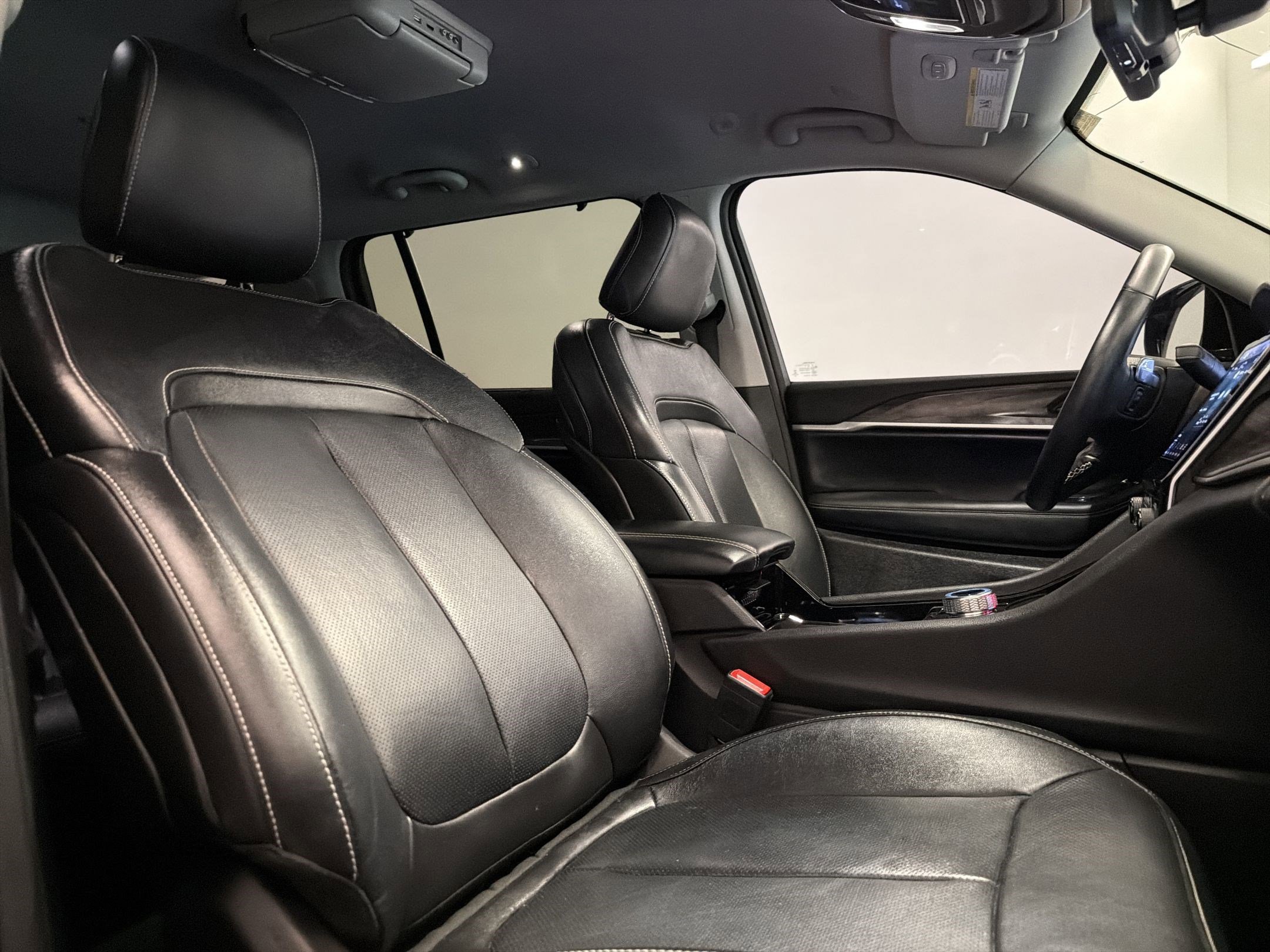 Used 2022 Jeep Grand Cherokee L Limited w/ Luxury Tech Group II RWD image 29