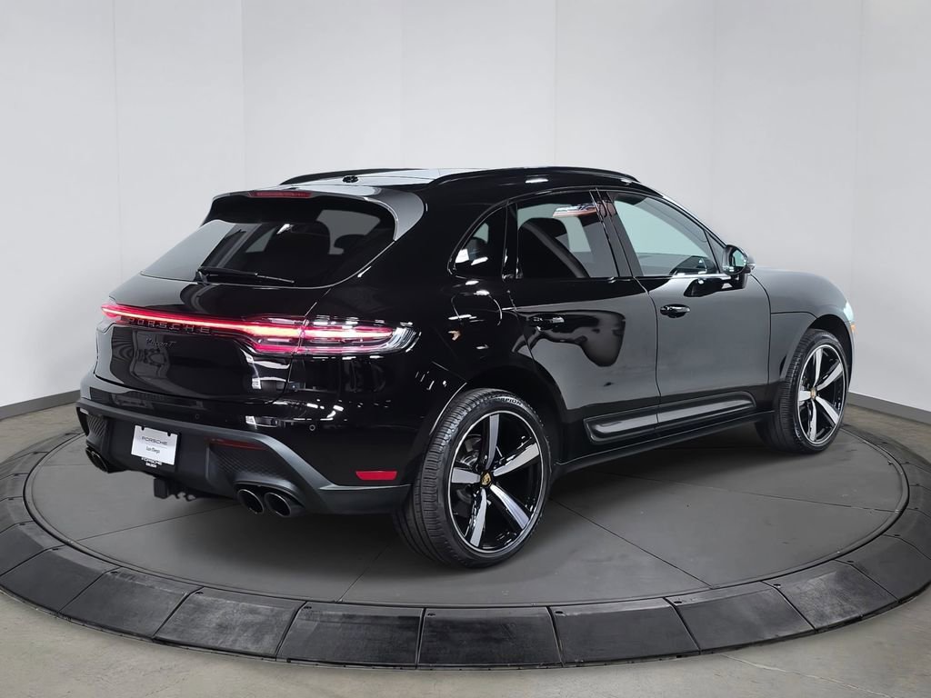 Certified 2025 Porsche Macan Turbo image 7