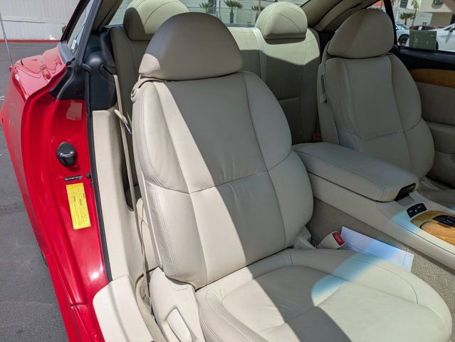Used 2005 Lexus SC 430 Convertible image 32