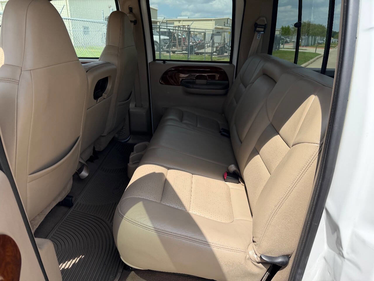 Used 2001 Ford F350 Lariat image 7