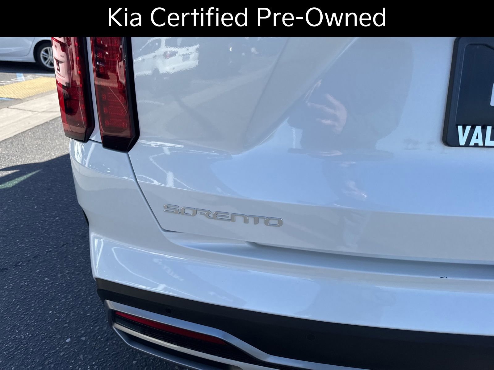 Certified 2023 Kia Sorento EX image 8