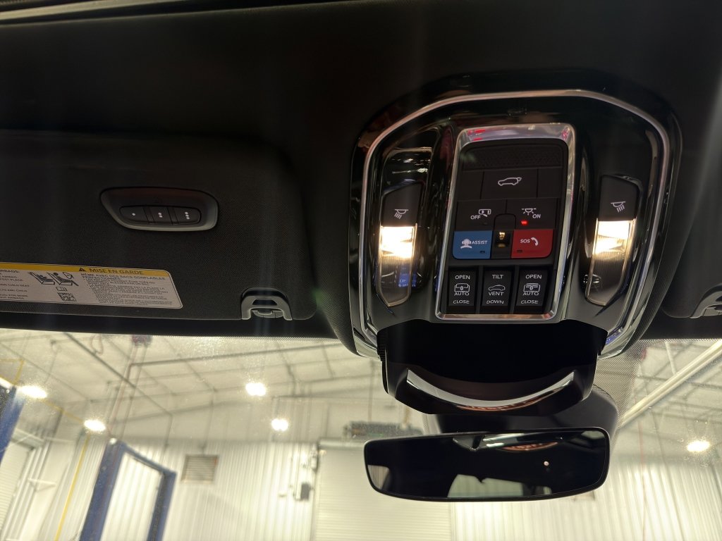 Used 2023 Jeep Grand Wagoneer L 4WD image 38