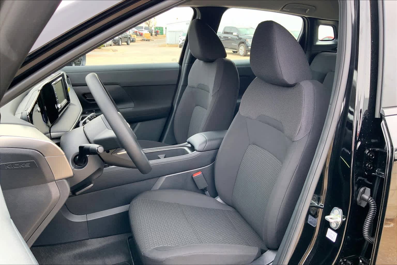 Used 2025 Nissan Kicks S AWD/4WD image 17