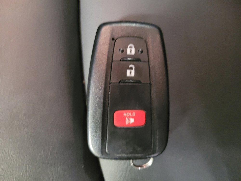 Used 2019 Toyota Prius XLE AWD/4WD image 32