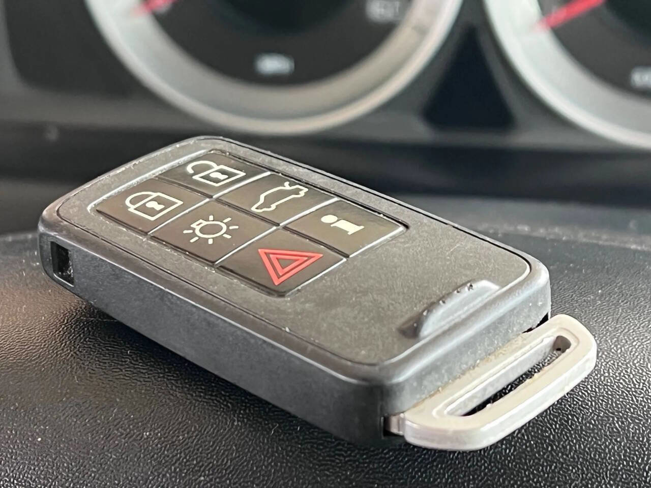 Used 2013 Volvo XC60 T6 image 34