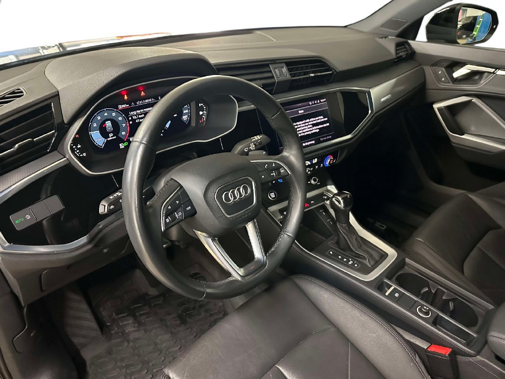 Used 2022 Audi Q3 2.0T Premium w/ Convenience Package AWD/4WD image 15