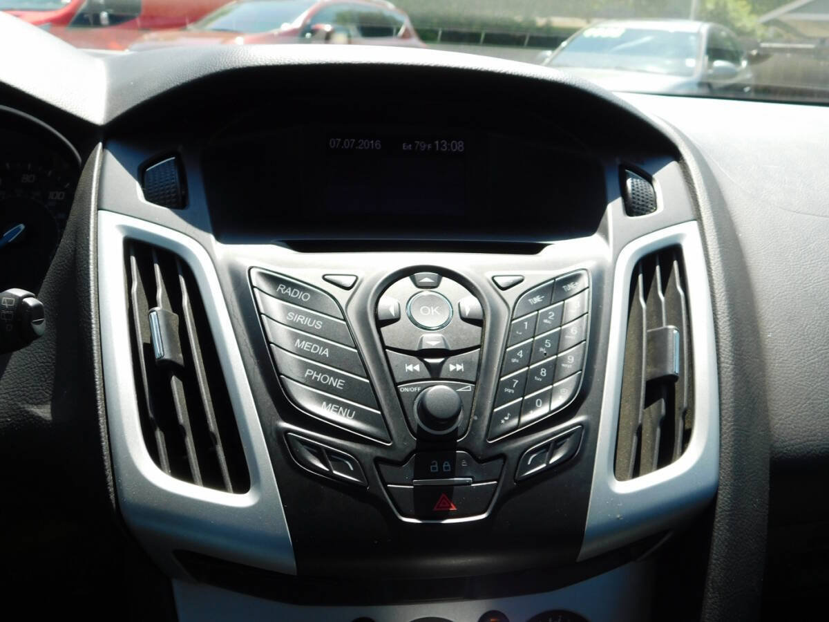 Used 2014 Ford Focus SE w/ Equipment Group 201A FWD image 11