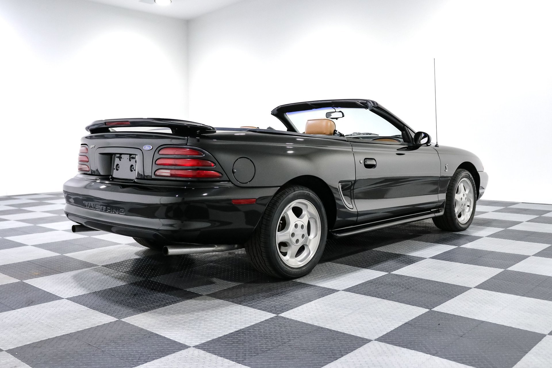 Used 1995 Ford Mustang GT RWD image 10