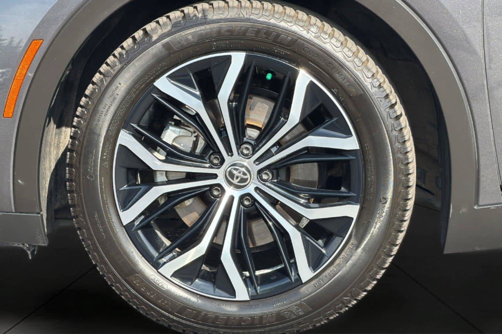 Used 2023 Toyota Crown AWD/4WD image 11