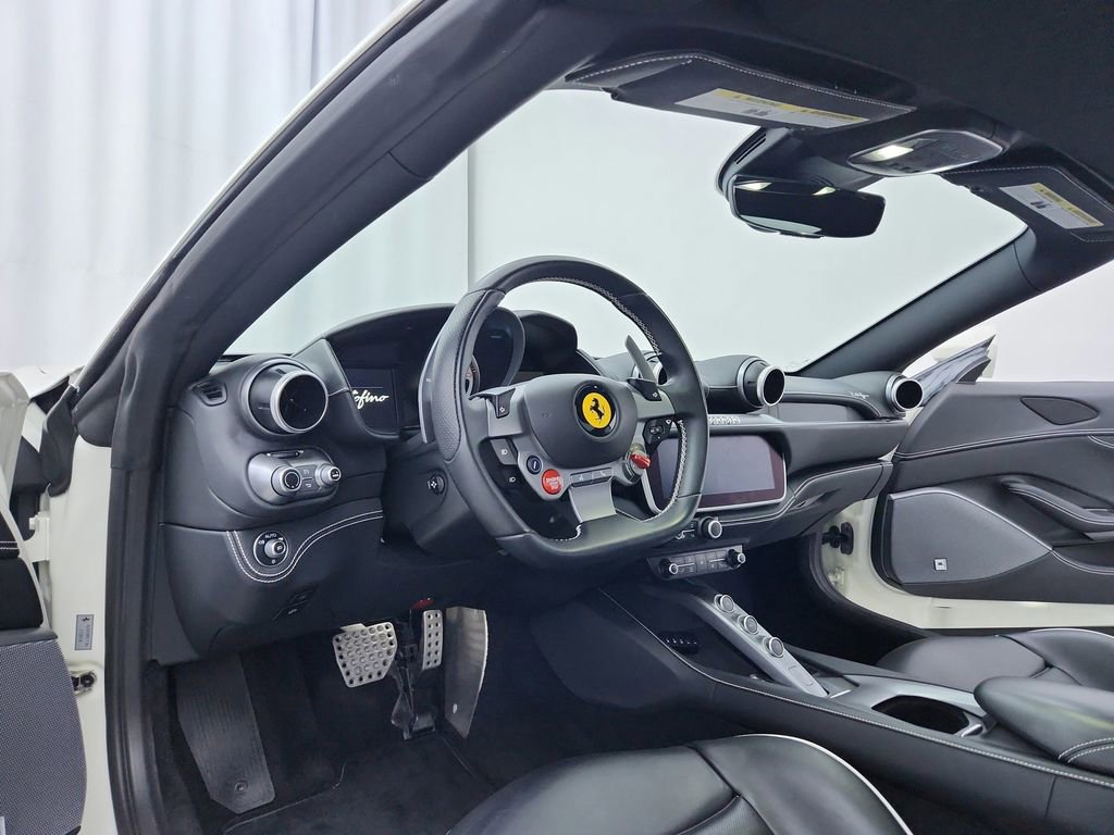 Used 2020 Ferrari Portofino Base image 15