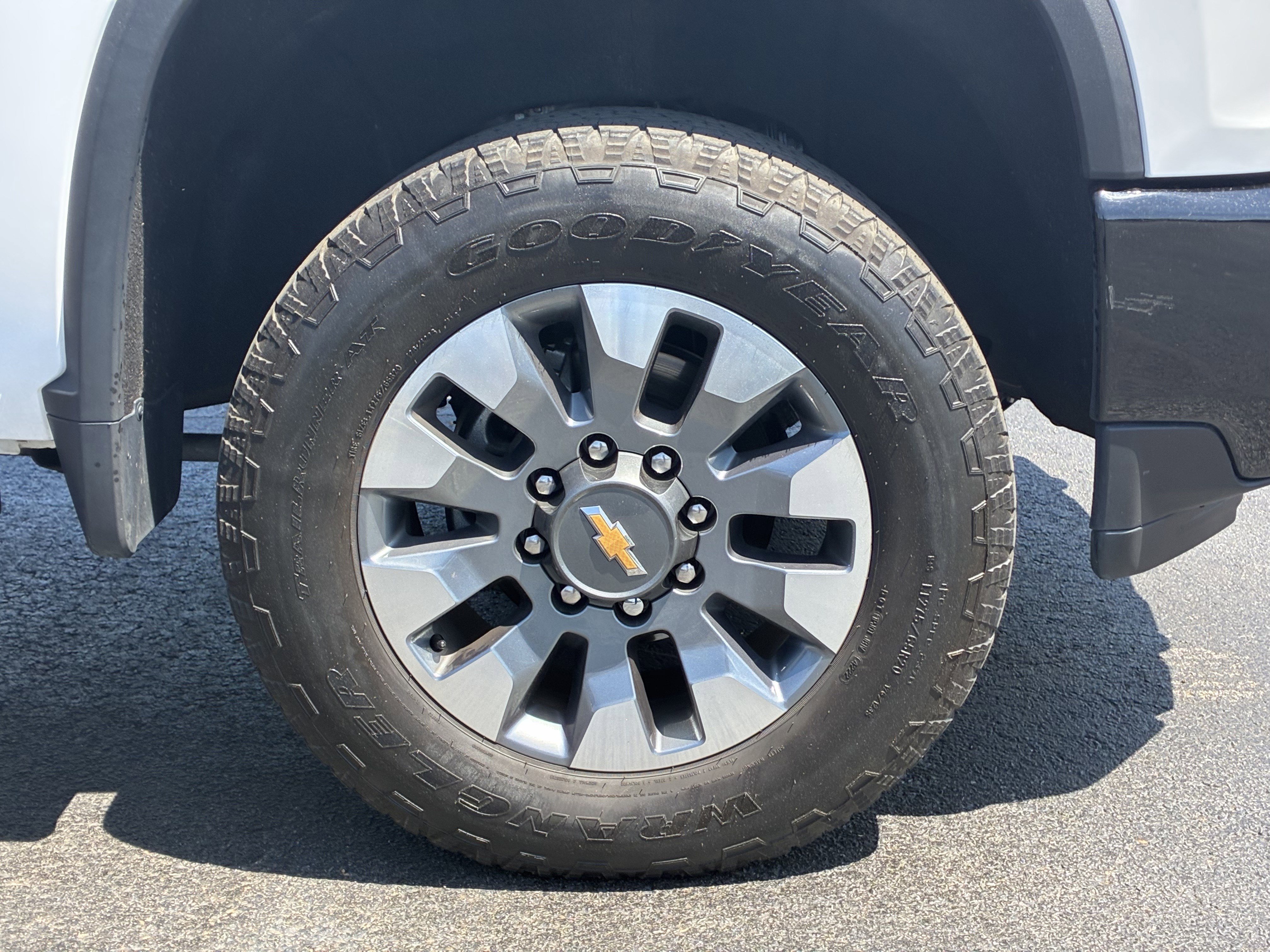 Used 2023 Chevrolet Silverado 2500 Custom AWD/4WD image 7