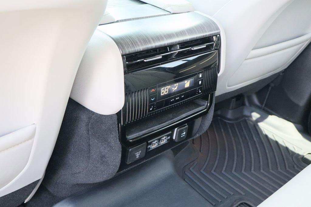 Used 2023 Jeep Wagoneer L Series II w/ Convenience Group I AWD/4WD image 25