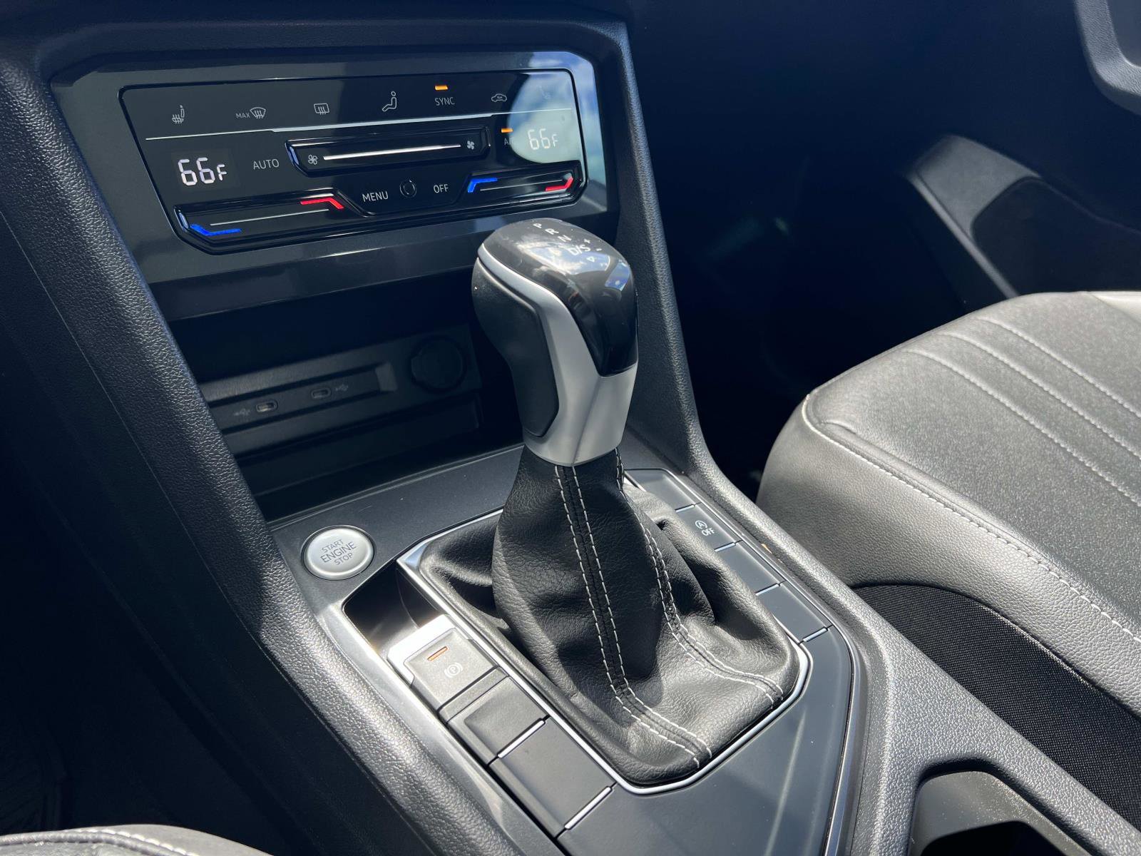 Certified 2023 Volkswagen Tiguan SE w/ Panoramic Sunroof Package FWD image 16