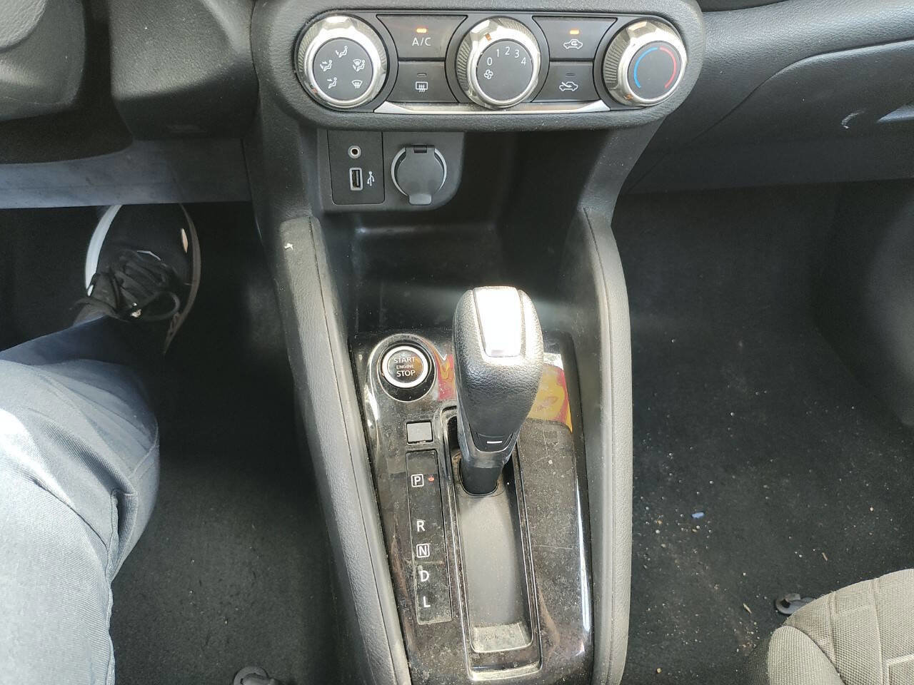 Used 2022 Nissan Kicks S FWD image 34