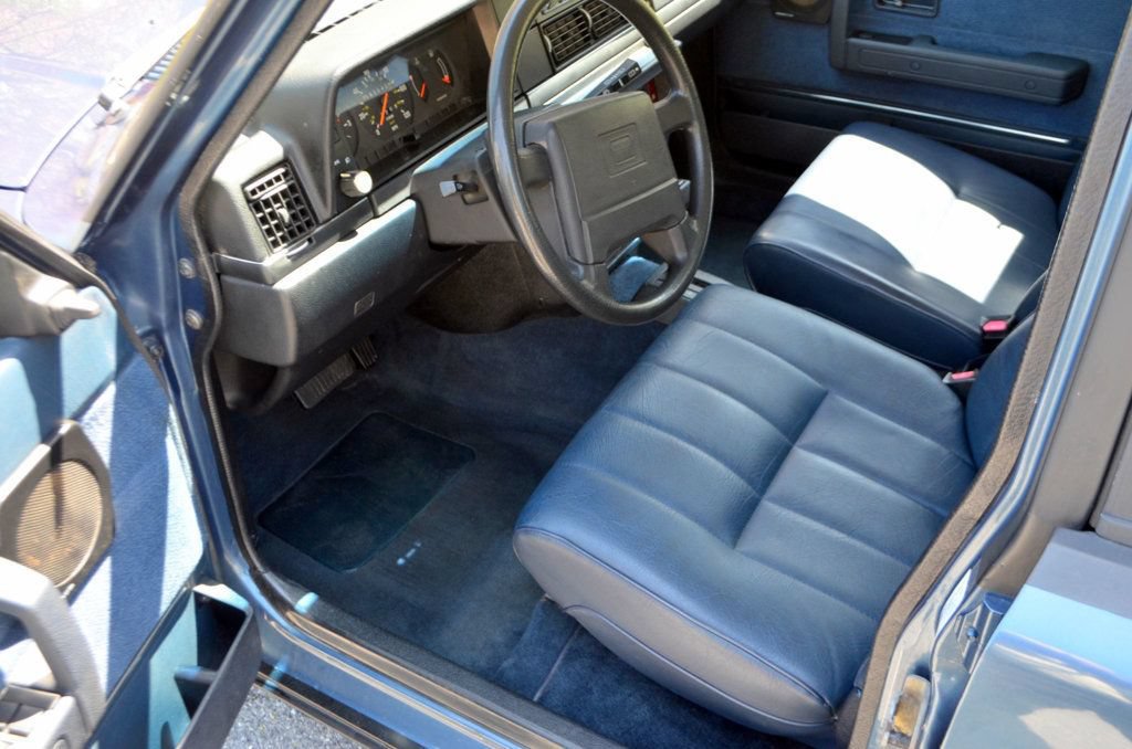 Used 1992 Volvo 240 Wagon RWD image 18