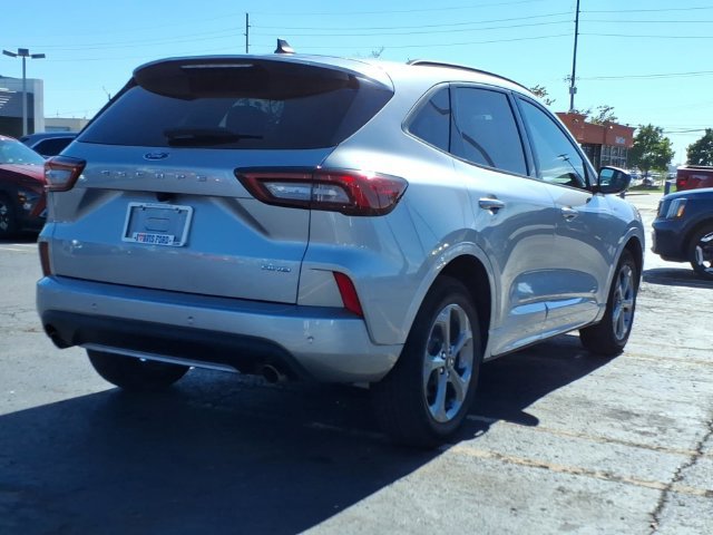 Used 2024 Ford Escape ST-Line w/ Tech Pack #1 AWD/4WD image 9