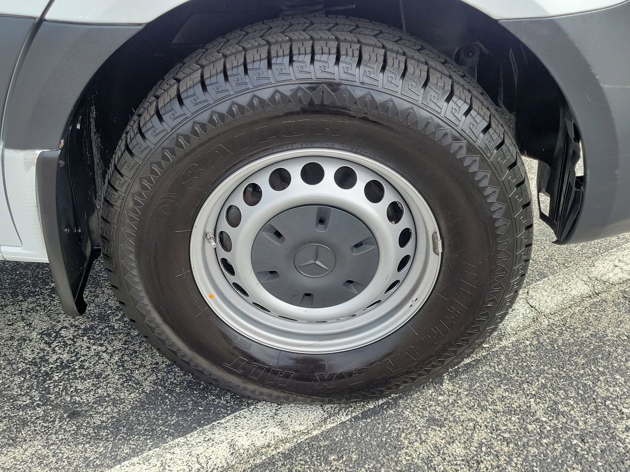 Used 2023 Mercedes-Benz Sprinter 1500 image 14