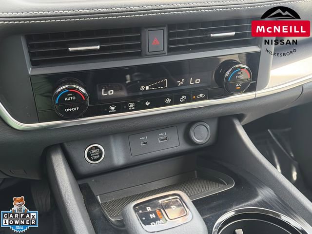 Used 2023 Nissan Rogue SV AWD/4WD image 18