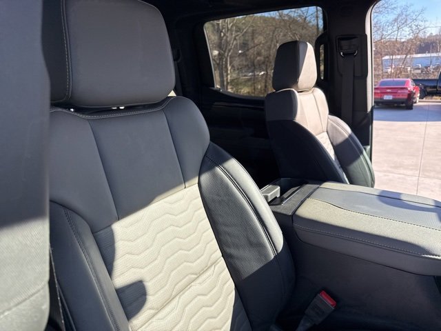 Used 2025 Chevrolet Silverado 1500 ZR2 w/ Technology Package image 35