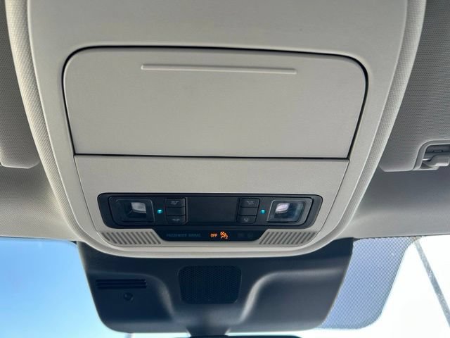Used 2025 Ford Expedition Active AWD/4WD image 25