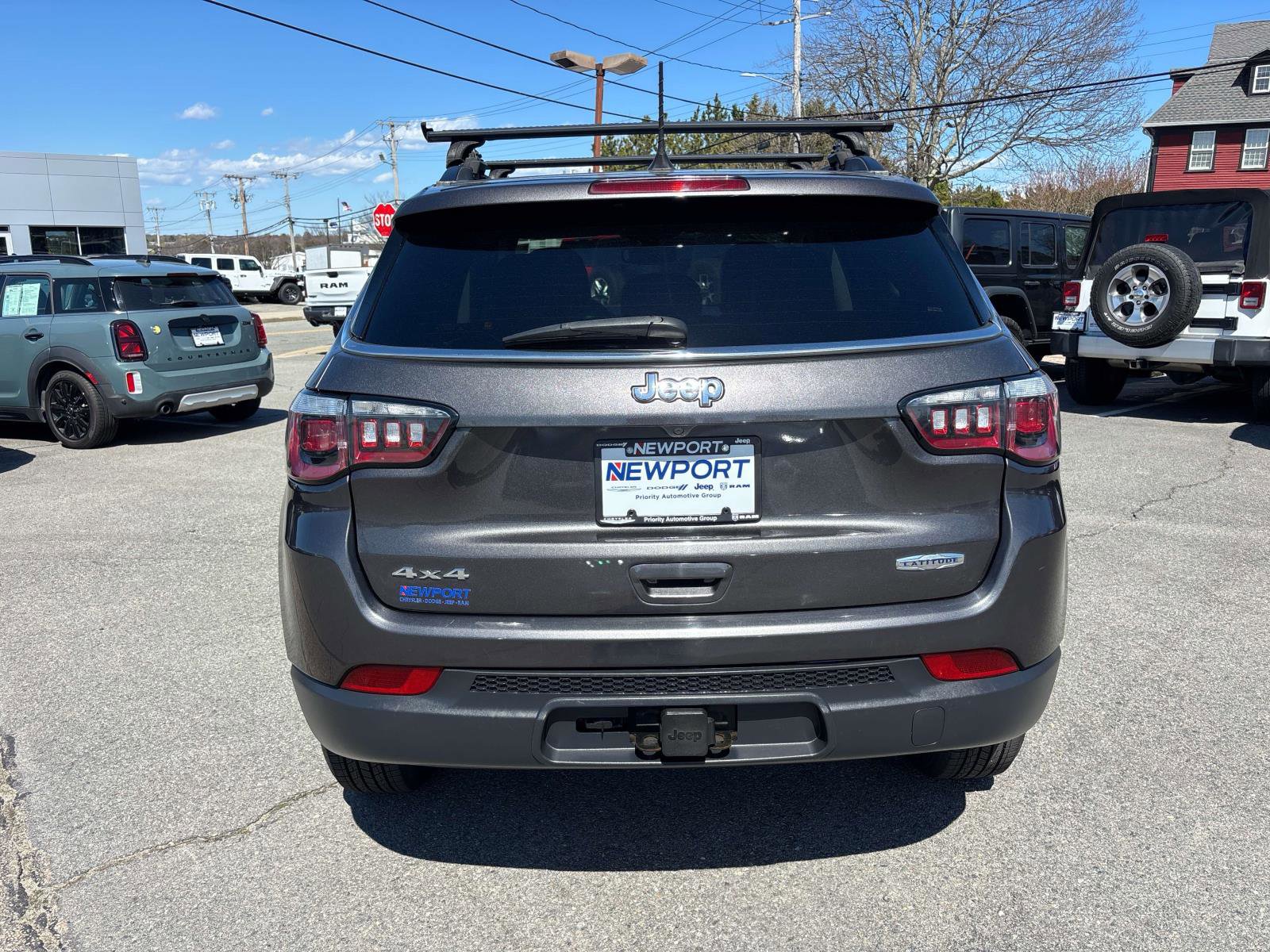 Used 2020 Jeep Compass Latitude w/ Cold Weather Group AWD/4WD image 4