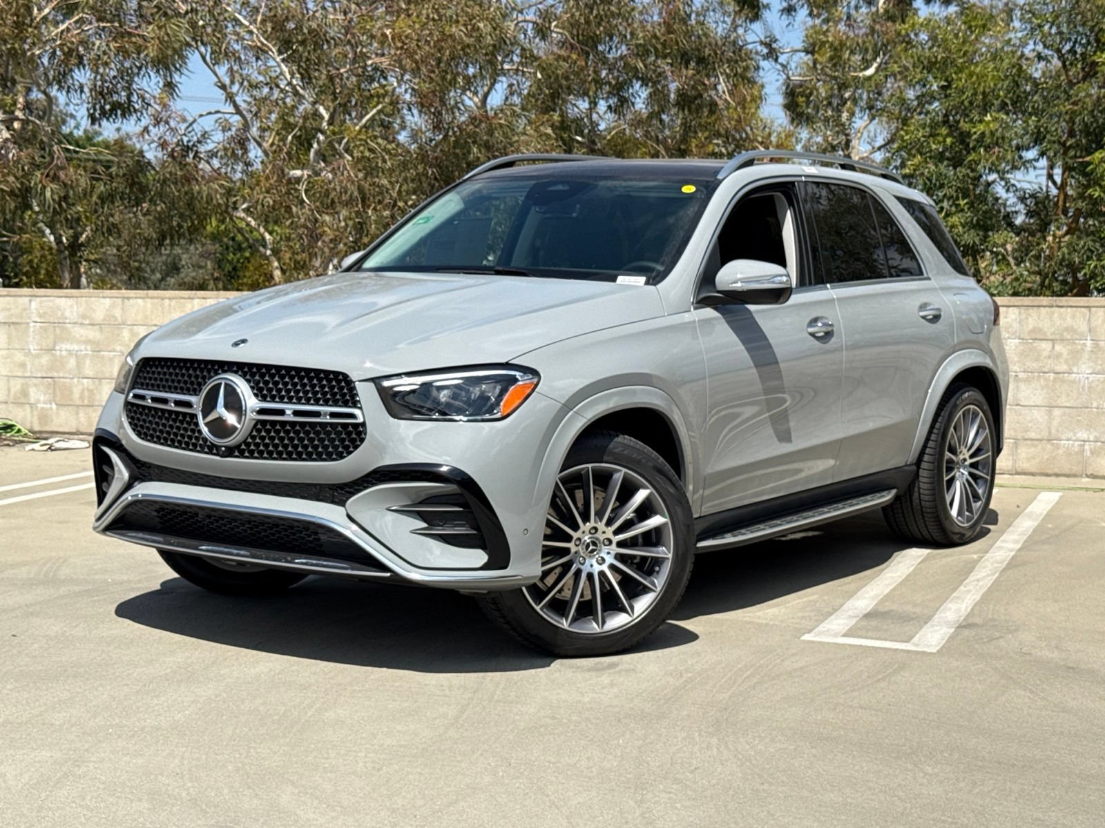 New 2026 Mercedes-Benz GLE 450e 4MATIC image 2