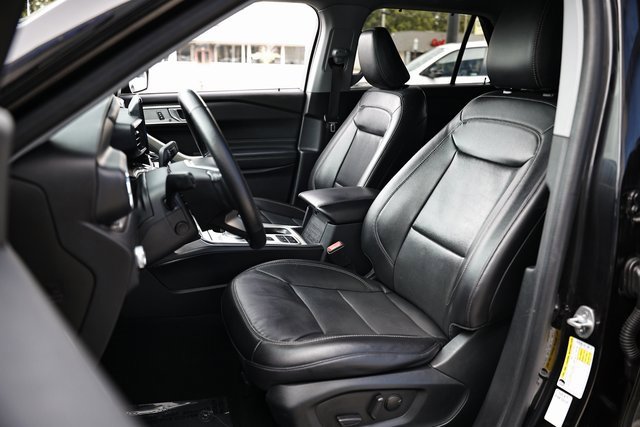 Used 2022 Ford Explorer Limited w/ Equipment Group 301A image 20