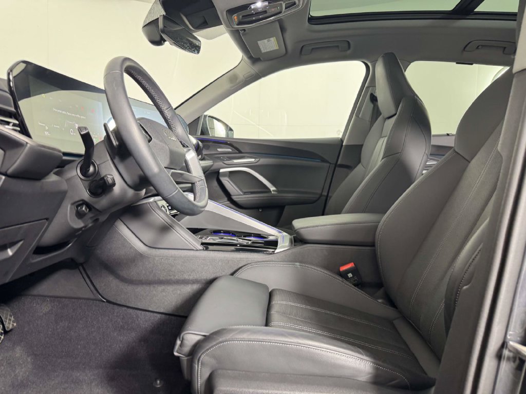 Used 2025 Audi Q5 Premium Plus AWD/4WD image 4