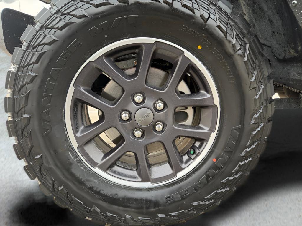 Used 2023 Jeep Gladiator Overland image 29