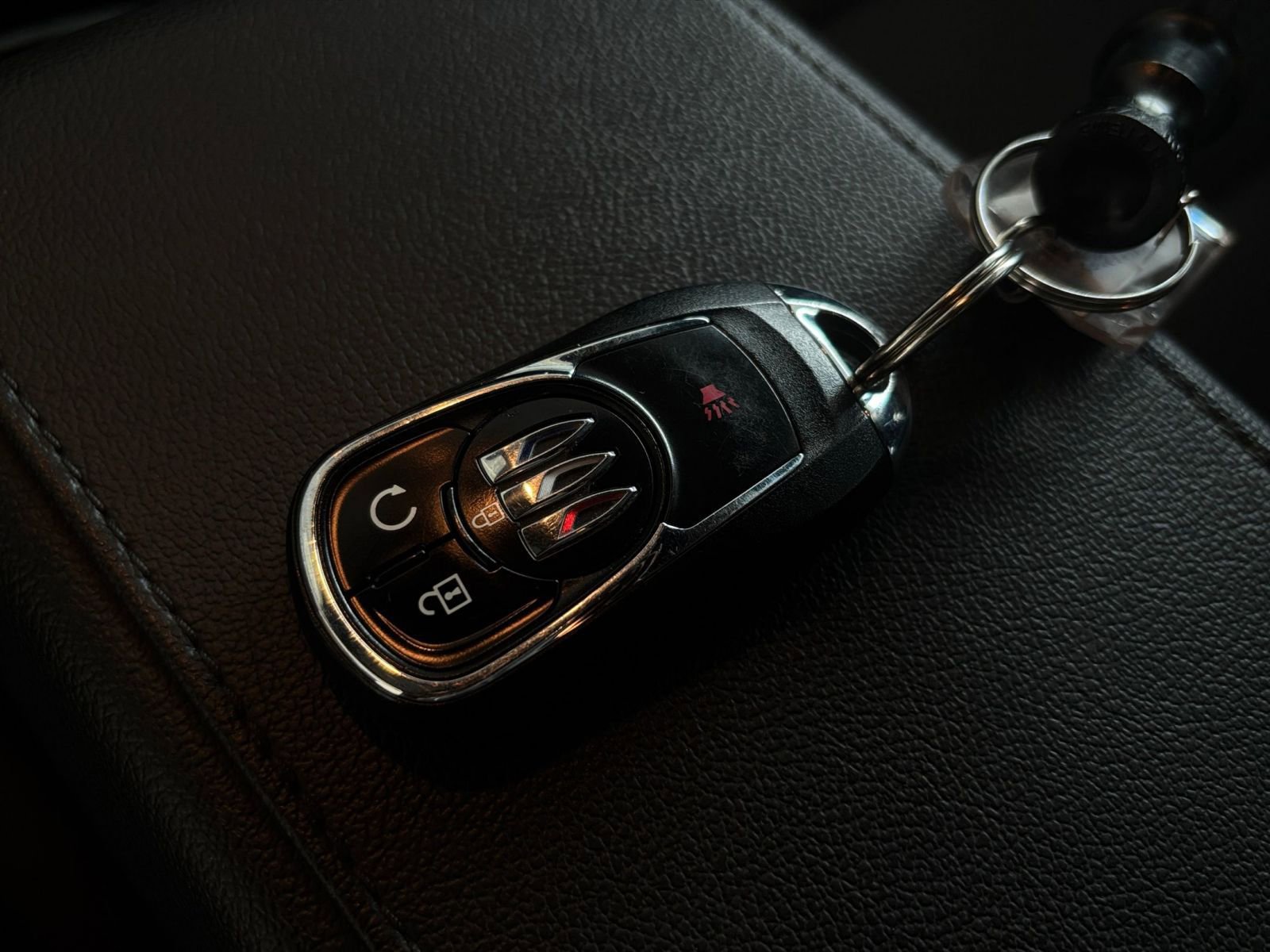 Used 2025 Buick Envista Sport Touring image 22