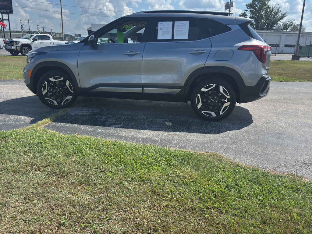 Certified 2024 Kia Seltos SX w/ SX Sunroof Package image 2