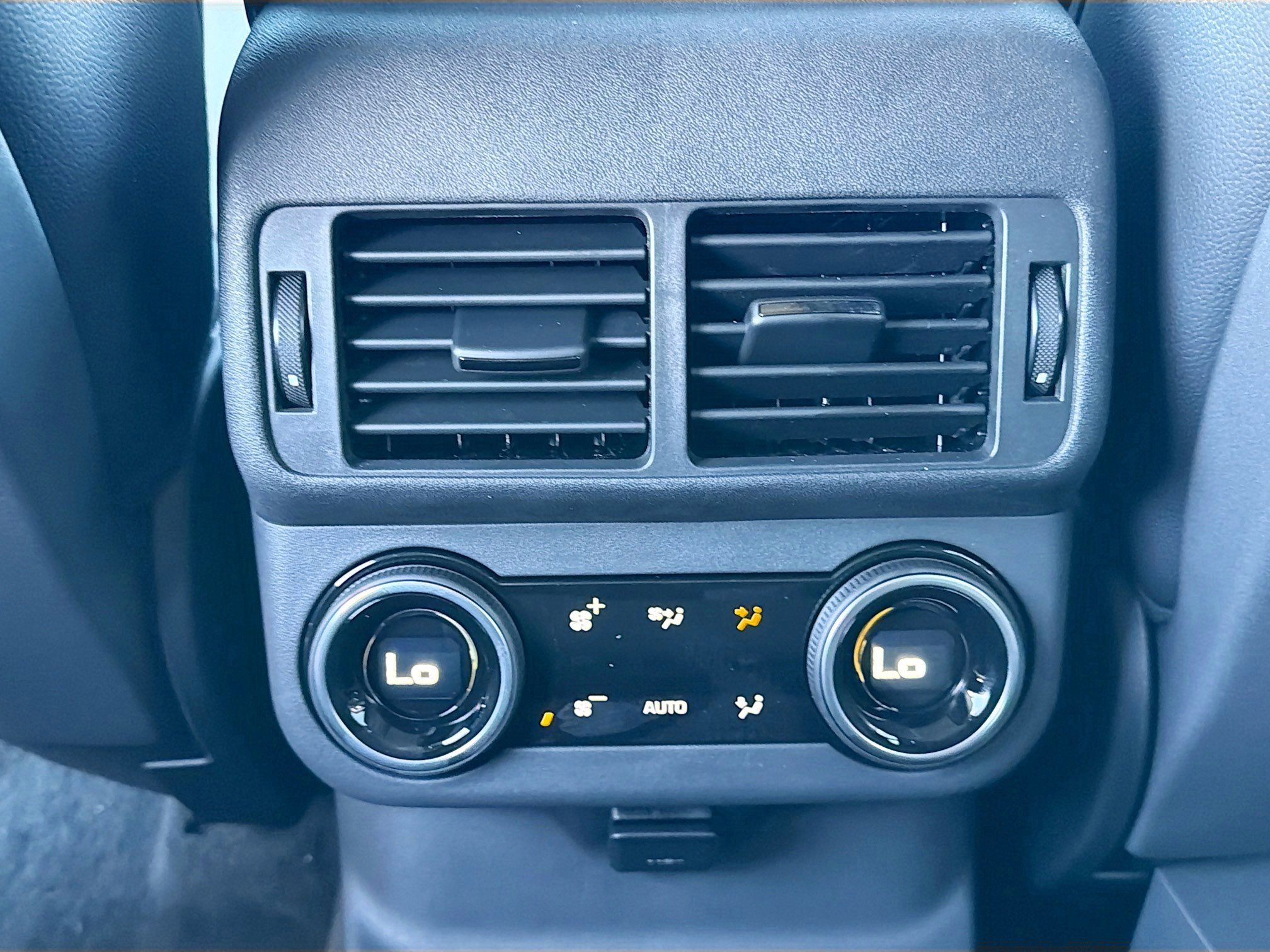 New 2026 Land Rover Range Rover Velar Dynamic SE image 20