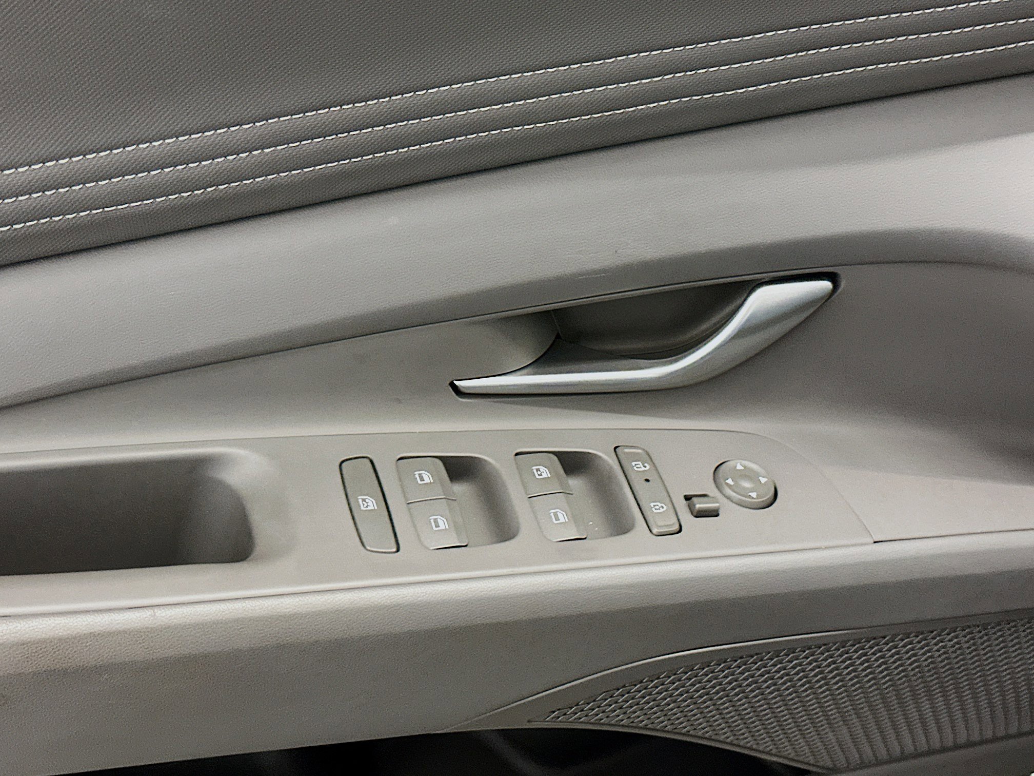 Used 2025 Hyundai Elantra SEL image 15