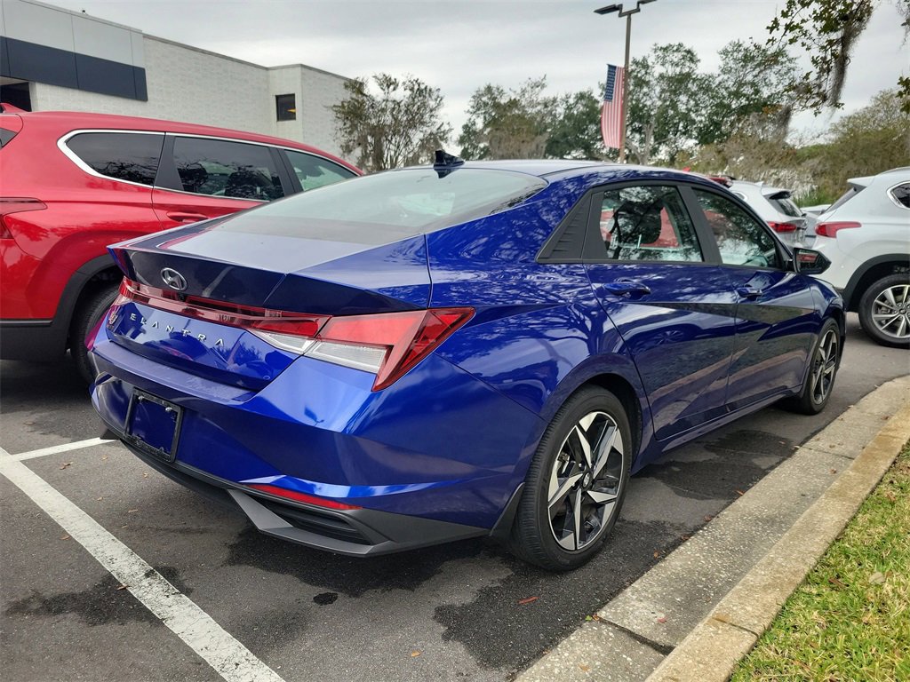 Certified 2023 Hyundai Elantra SEL w/ Convenience Package image 5