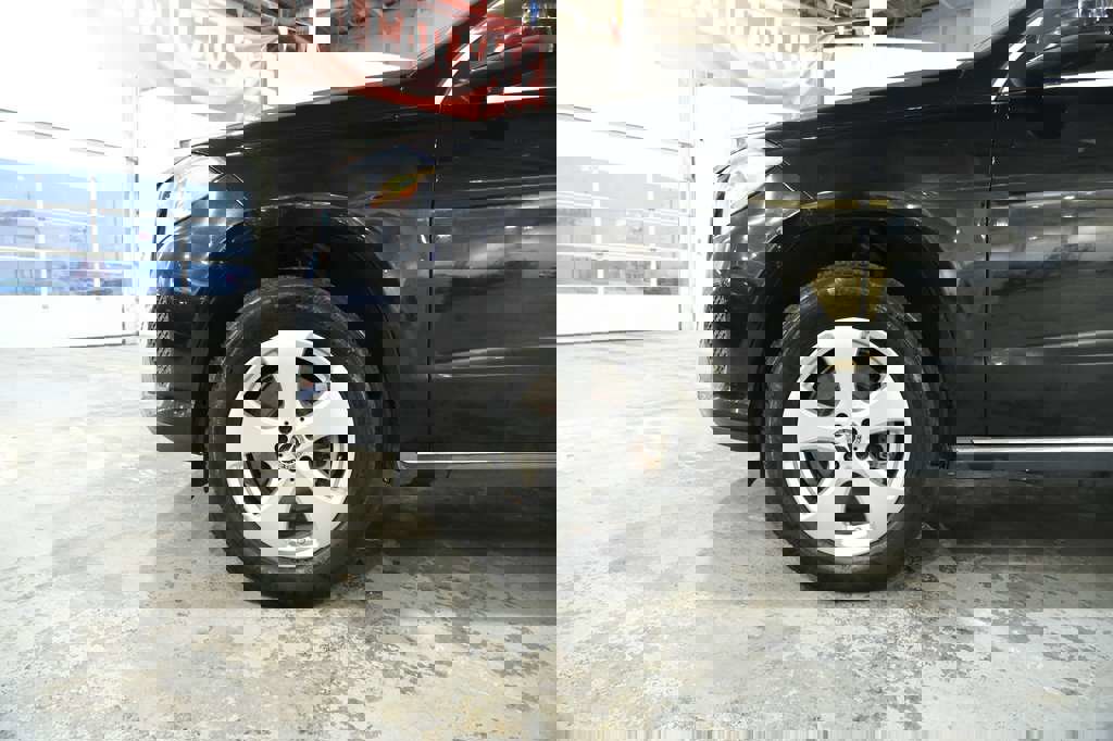 Used 2018 Mercedes-Benz GLS 450 4MATIC w/ Premium Package image 5