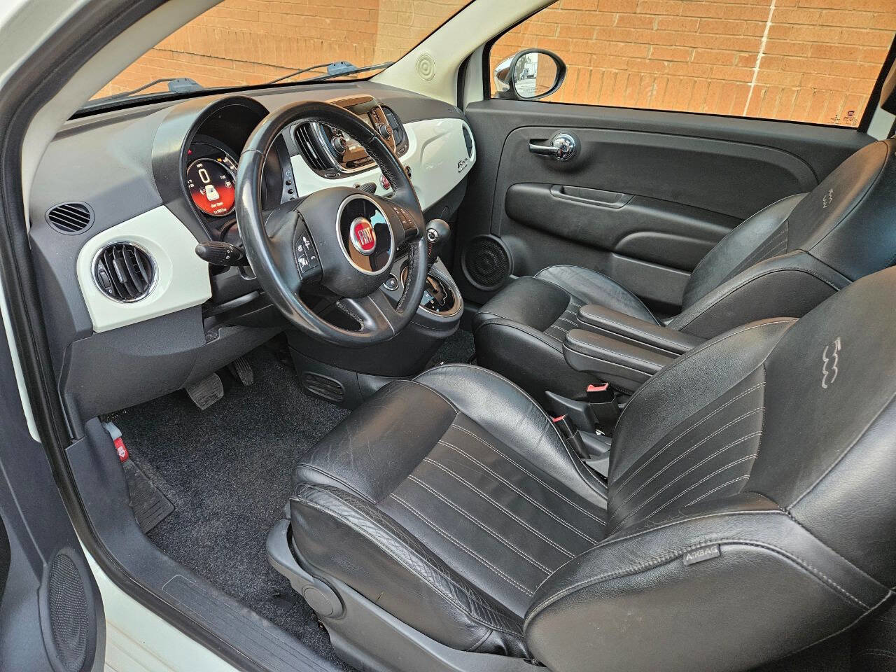 Used 2018 FIAT 500 Lounge image 10