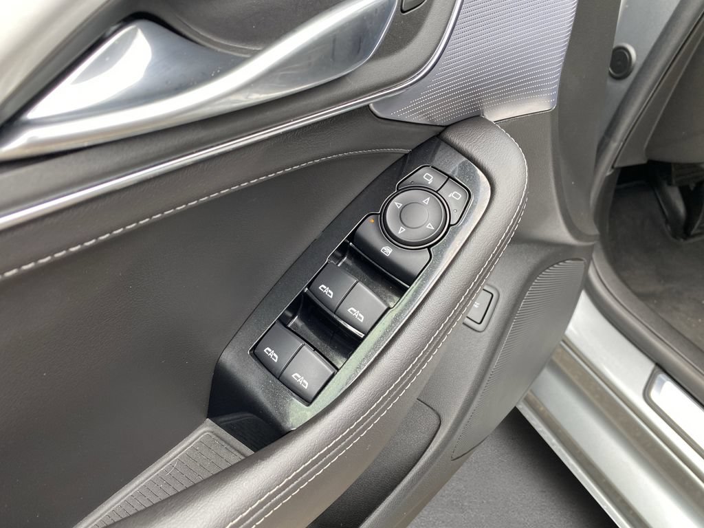 Used 2023 Cadillac CT5 Luxury w/ Sun And Sound Package RWD image 18