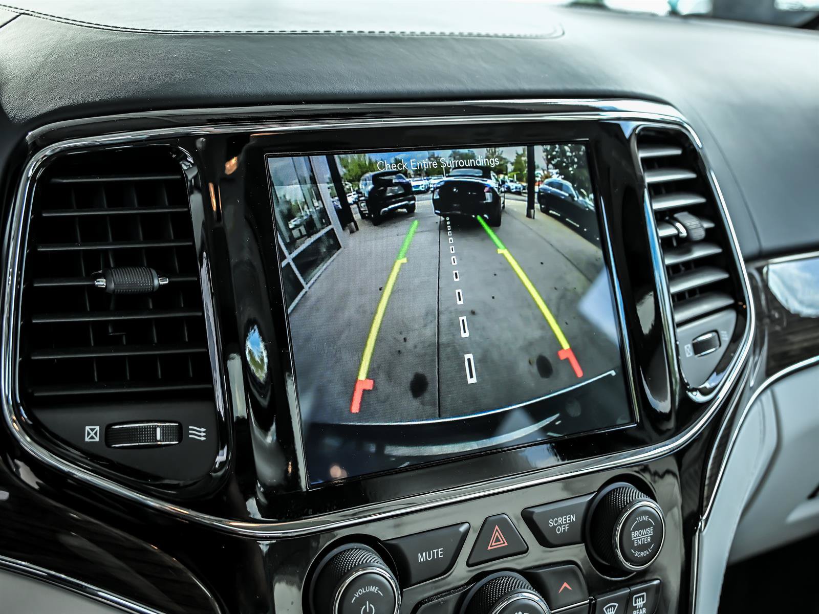 Used 2019 Jeep Grand Cherokee Summit AWD/4WD image 23