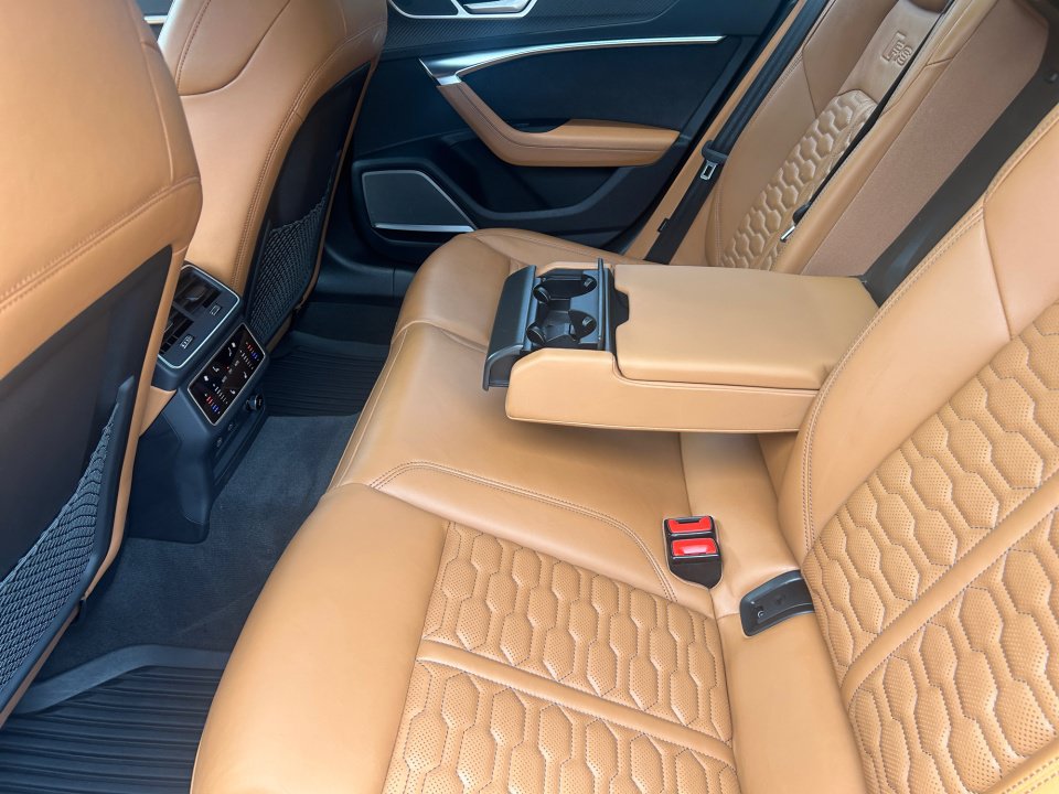 Certified 2024 Audi RS 6 performance AWD/4WD image 13