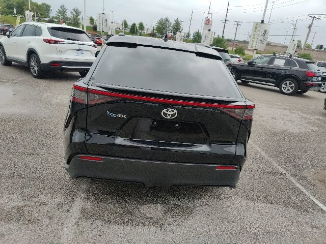 Used 2023 Toyota bZ4X XLE w/ Weather Package FWD image 17