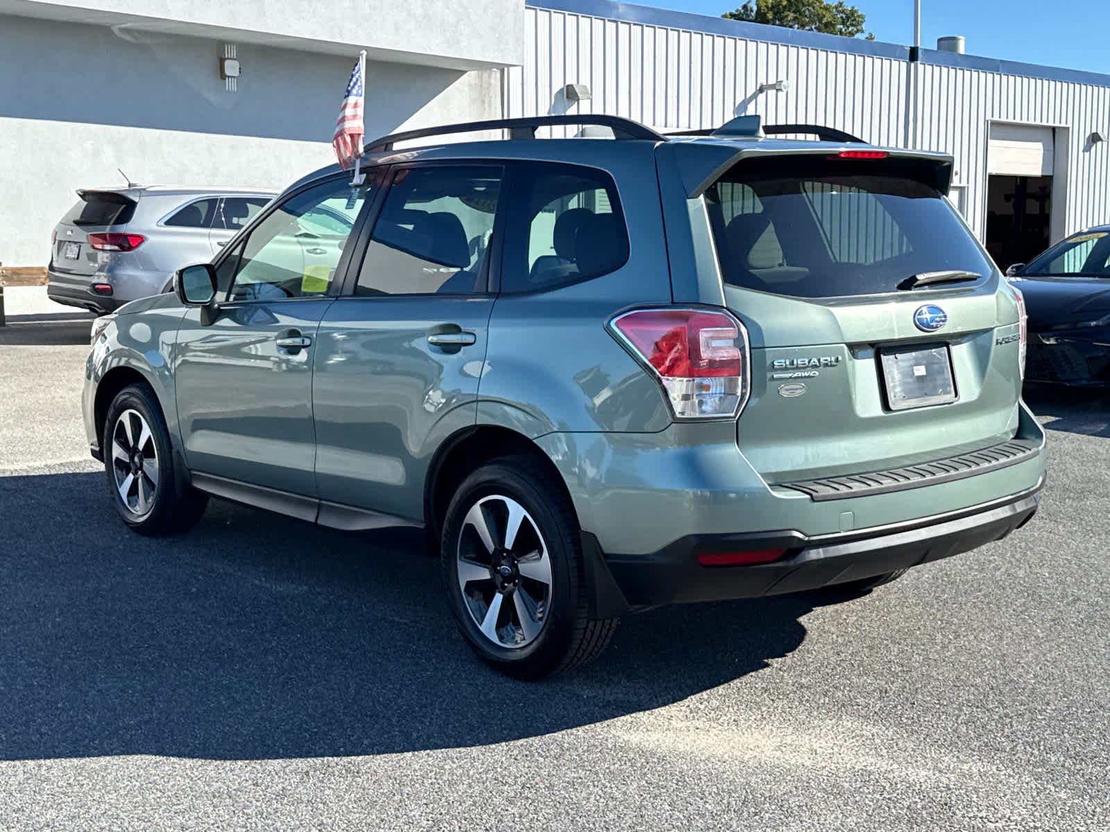 Used 2018 Subaru Forester 2.5i Premium w/ All-Weather Package AWD/4WD image 5