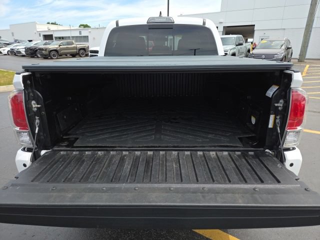 Used 2017 Toyota Tacoma Limited w/ Tow Package AWD/4WD image 24